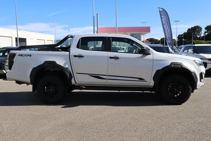 2025 Isuzu D-MAX BLADE