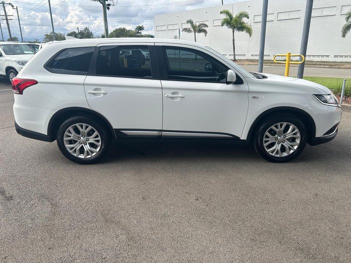2021 Mitsubishi Outlander ES ZL MY21 AWD White