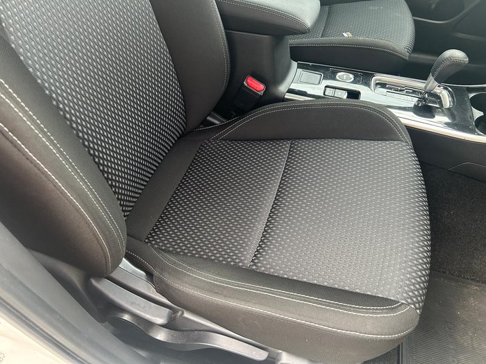 2021 Mitsubishi Outlander ES ZL MY21 AWD White