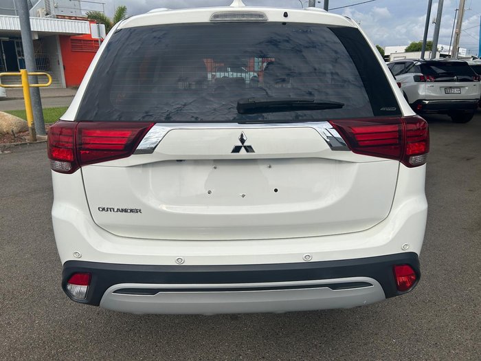 2021 Mitsubishi Outlander ES ZL MY21 AWD White