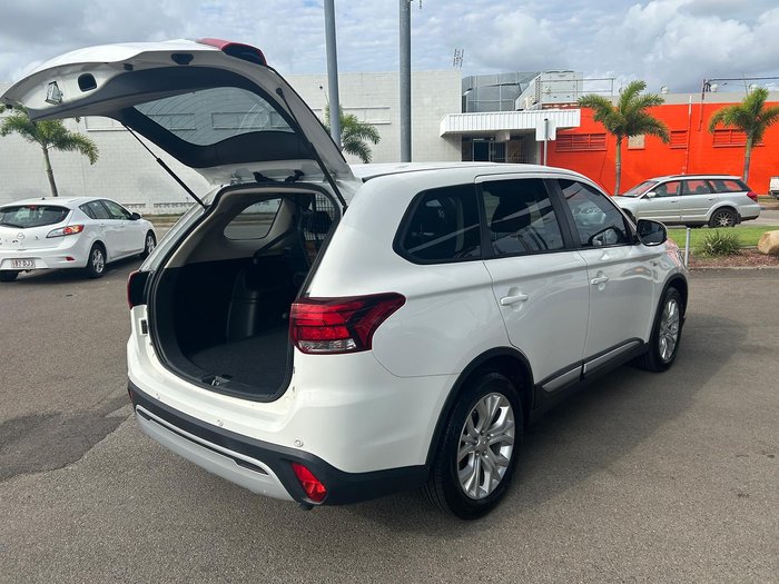 2021 Mitsubishi Outlander ES ZL MY21 AWD White