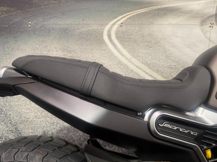 2022 Benelli LEONCINO 800 Brown