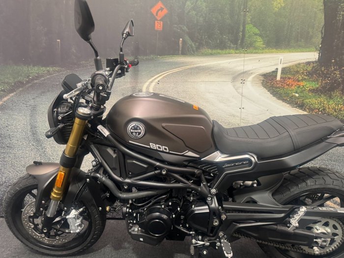 2022 Benelli LEONCINO 800 Brown