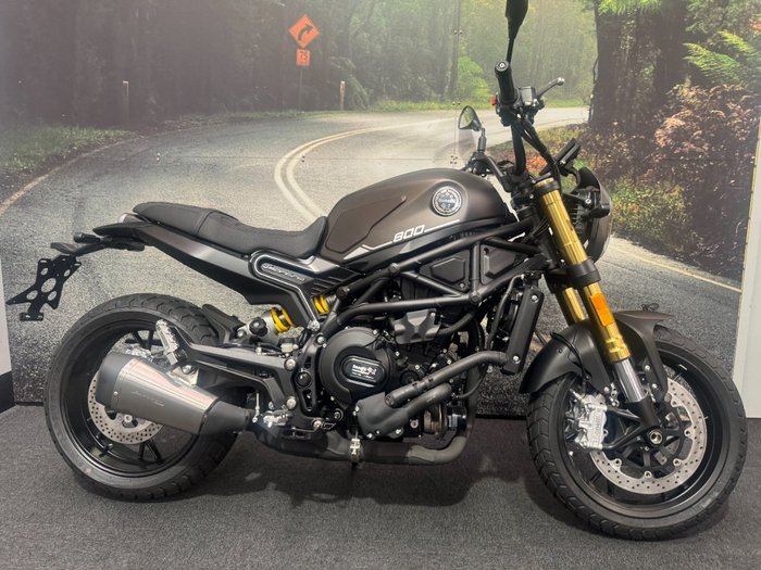 2022 Benelli LEONCINO 800 Brown