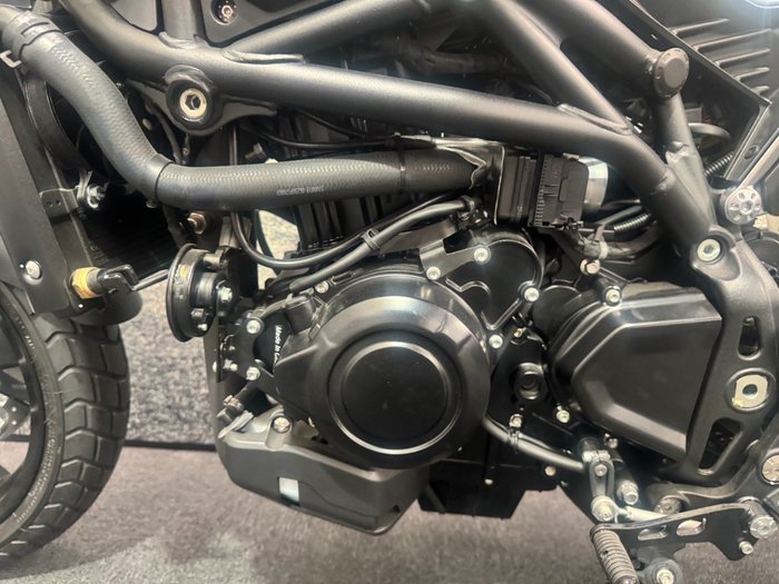 2022 Benelli LEONCINO 800 Brown