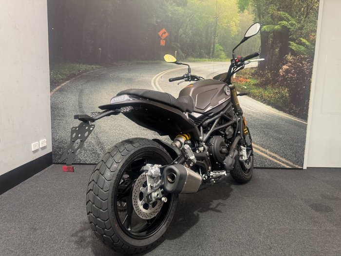 2022 Benelli LEONCINO 800 Brown