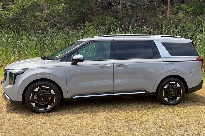 2025 Kia Carnival GT-Line Lite