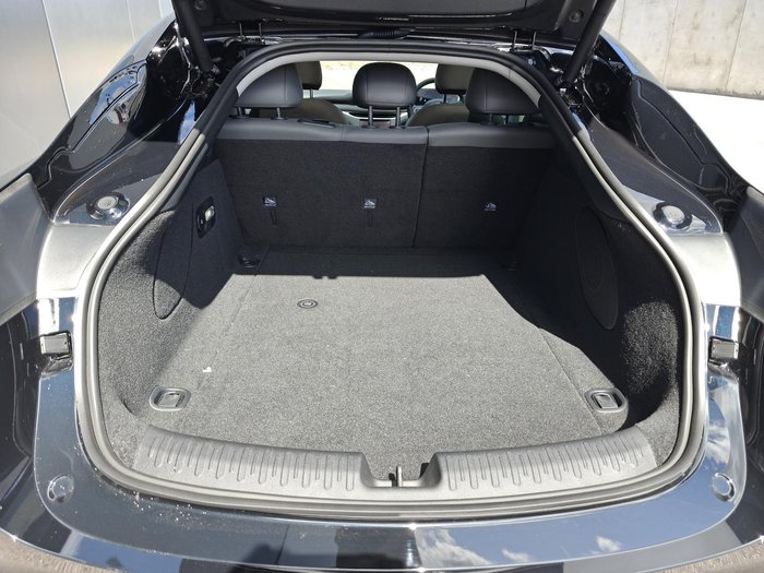 2025 MG IM5 Platinum P12L MY25 Ares Black