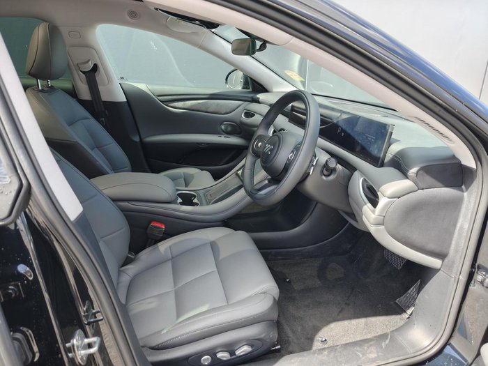 2025 MG IM5 Platinum P12L MY25 Ares Black