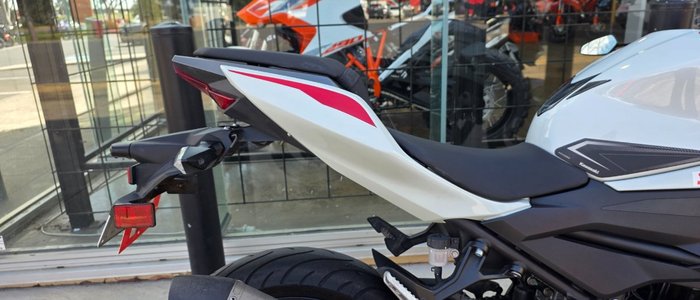 2021 Kawasaki Z400 WHITE