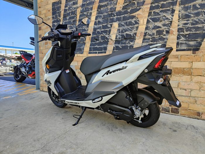 2023 SUZUKI AVENIS 125 SCOOTER WHITE