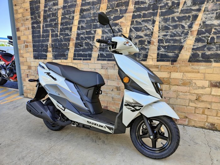2023 SUZUKI AVENIS 125 SCOOTER WHITE