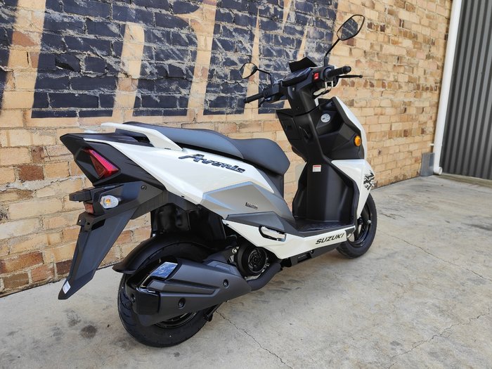 2023 SUZUKI AVENIS 125 SCOOTER WHITE