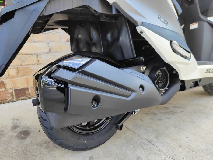 2023 SUZUKI AVENIS 125 SCOOTER WHITE