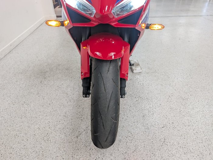 2025 Honda CBR650RAC Red