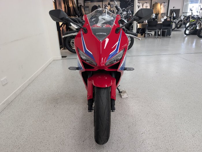 2025 Honda CBR650RAC Red