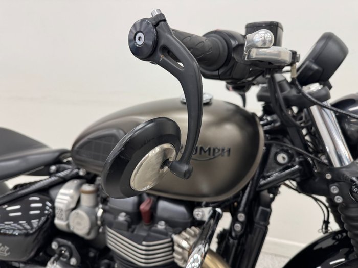 2017 Triumph BONNEVILLE BOBBER BLACK