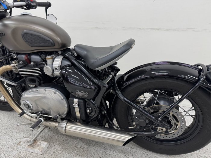 2017 Triumph BONNEVILLE BOBBER BLACK