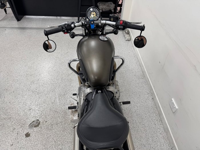 2017 Triumph BONNEVILLE BOBBER BLACK