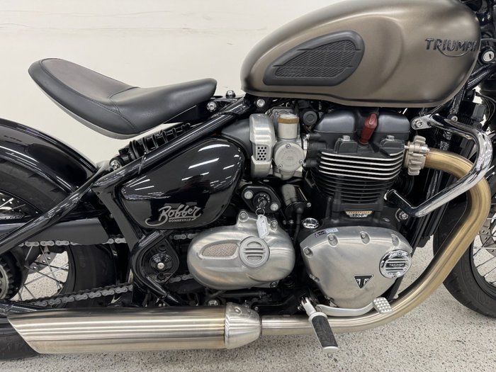 2017 Triumph BONNEVILLE BOBBER BLACK