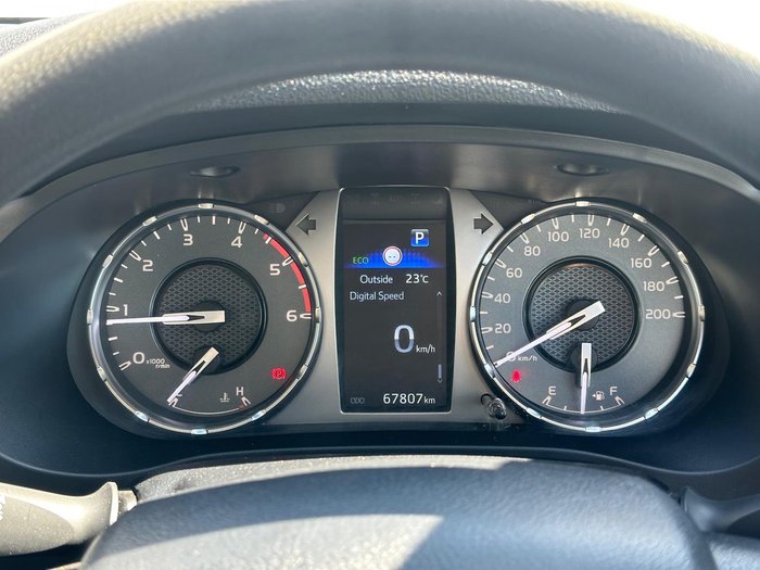 2023 Toyota Hilux SR