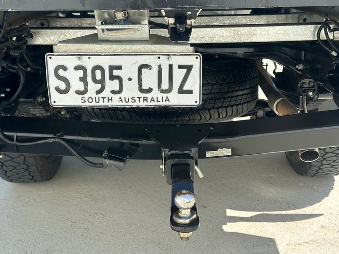 2023 Toyota Hilux SR