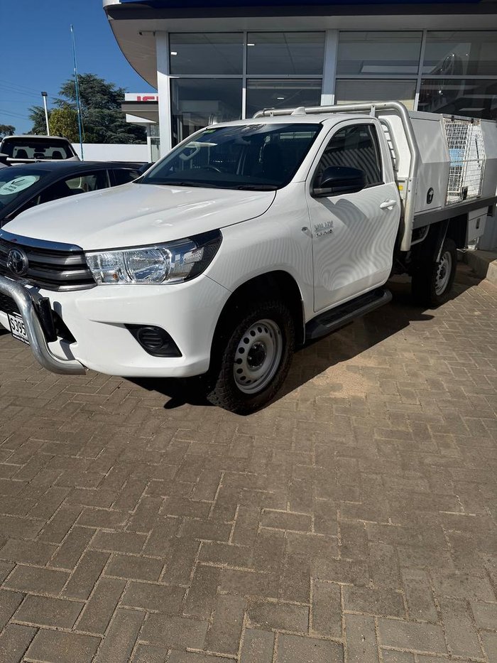 2023 Toyota Hilux SR