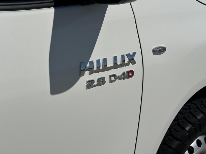 2023 Toyota Hilux SR