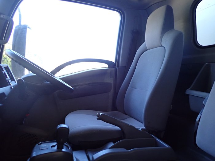 2016 ISUZU NPR 45-155