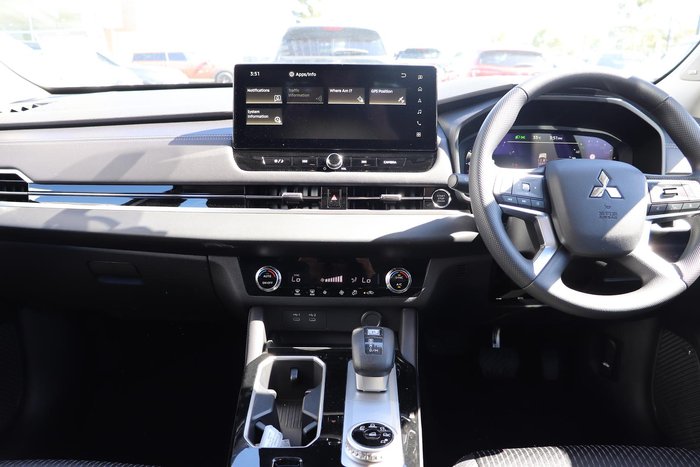 2025 Mitsubishi Outlander ES