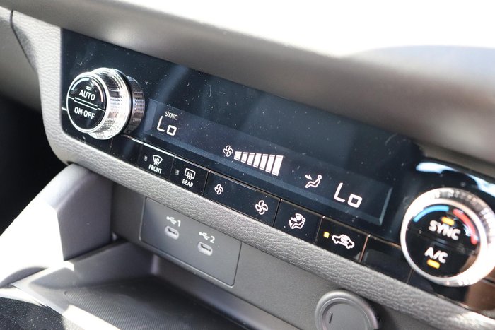 2025 Mitsubishi Outlander ES