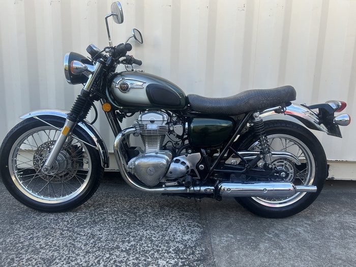 2011 KAWASAKI W800 ROAD GREEN