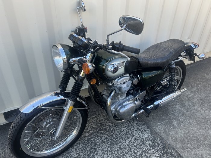 2011 KAWASAKI W800 ROAD GREEN