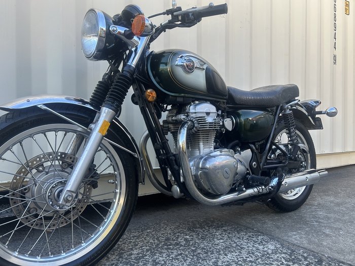 2011 KAWASAKI W800 ROAD GREEN