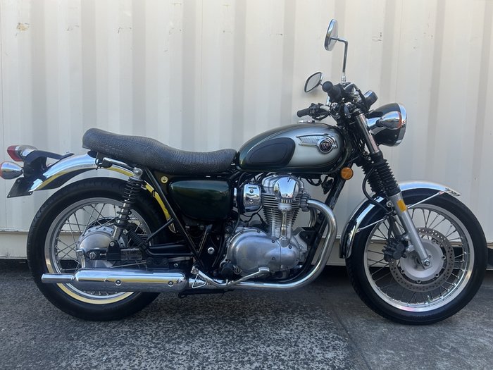2011 KAWASAKI W800 ROAD GREEN