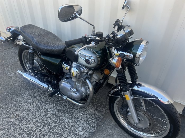 2011 KAWASAKI W800 ROAD GREEN