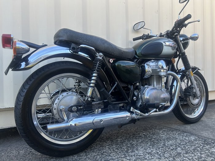 2011 KAWASAKI W800 ROAD GREEN