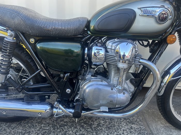 2011 KAWASAKI W800 ROAD GREEN