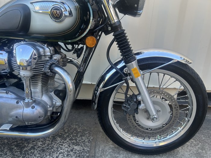2011 KAWASAKI W800 ROAD GREEN