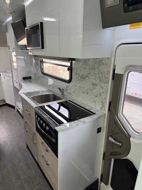 2021 Avida Silverton