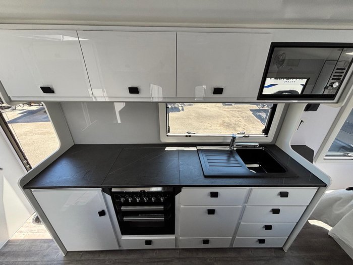 2025 JB Caravans Dirt Road Xtreme Rear Door Club Lounge