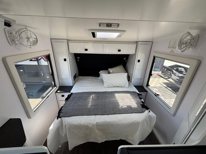 2025 JB Caravans Dirt Road Xtreme Rear Door Club Lounge
