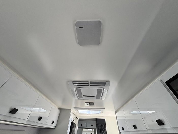 2025 JB Caravans Dirt Road Xtreme Rear Door Club Lounge