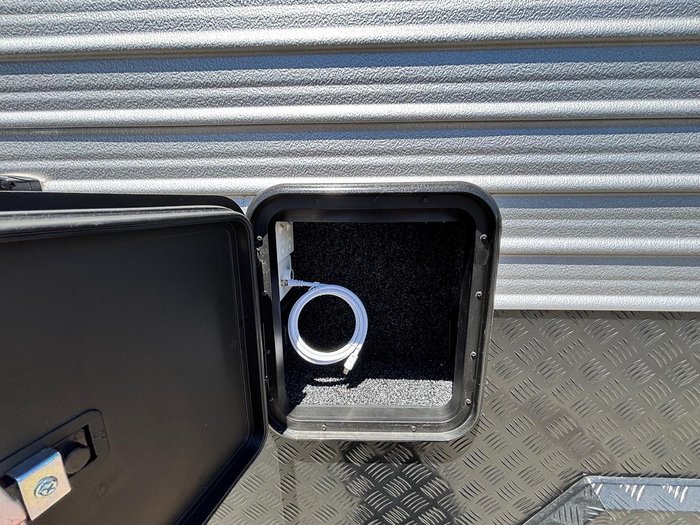 2025 JB Caravans Dirt Road Xtreme Rear Door Club Lounge