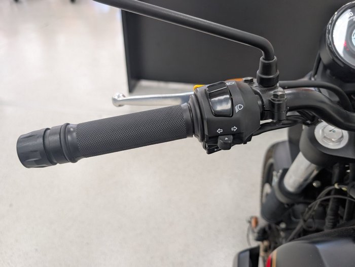 2022 Royal Enfield 2022 Royal Enfield 411CC SCRAM BLAZING BLACK