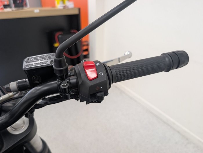 2022 Royal Enfield 2022 Royal Enfield 411CC SCRAM BLAZING BLACK