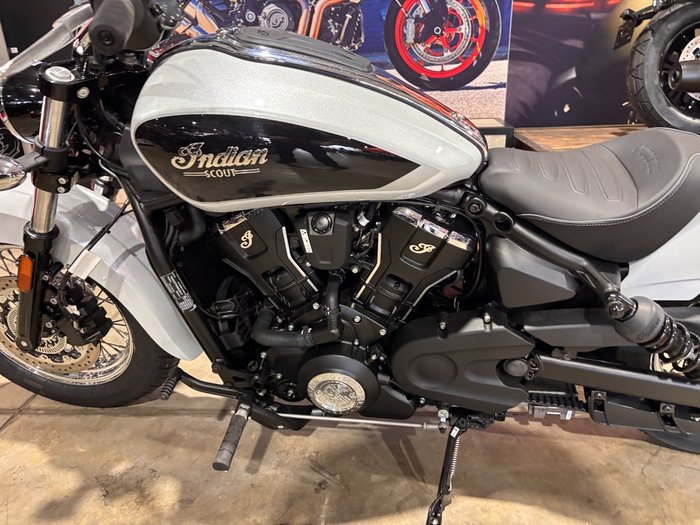 2025 Indian 2025 Indian 1250CC Scout Classic Limited + Tech WHITE