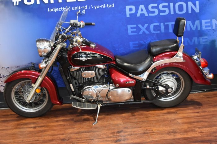 2006 Suzuki VL800 (BOULEVARD C50) Red