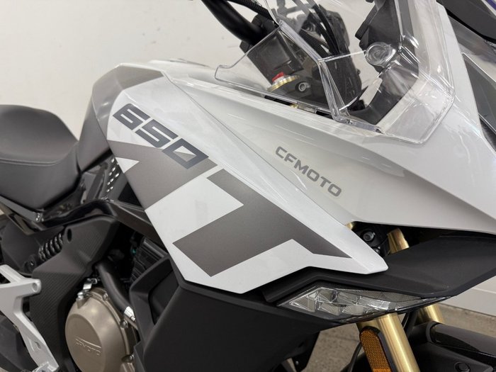 2023 CFMOTO 650MT ABS NEBULA WHITE