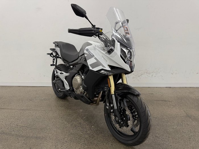 2023 CFMOTO 650MT ABS NEBULA WHITE